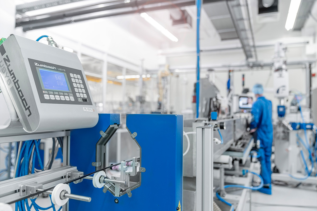 Extrusion in the cleanroom at Röchling Medical